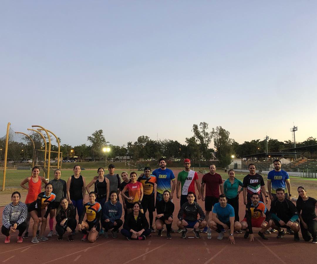 robertovallel's tweet image. Jueves, repartiendo la suerte a las 5:00 AM. 👊 #hpsteam #yoelegicorrer