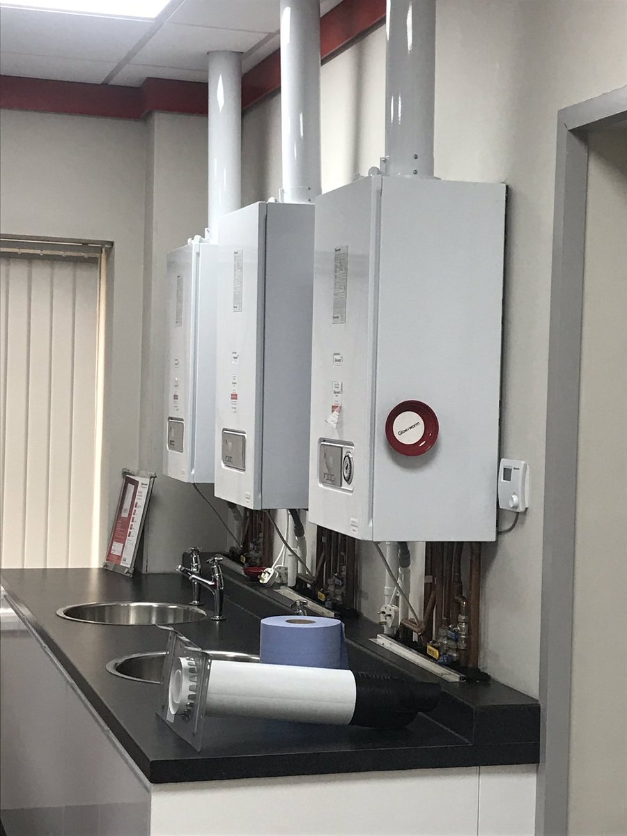 NorsemenHeating's tweet photo. Great training day with @glow_wormclub awesome boilers! #glowworm #glowwormclub @DannyPollardGW https://t.co/GpjvPEARL1