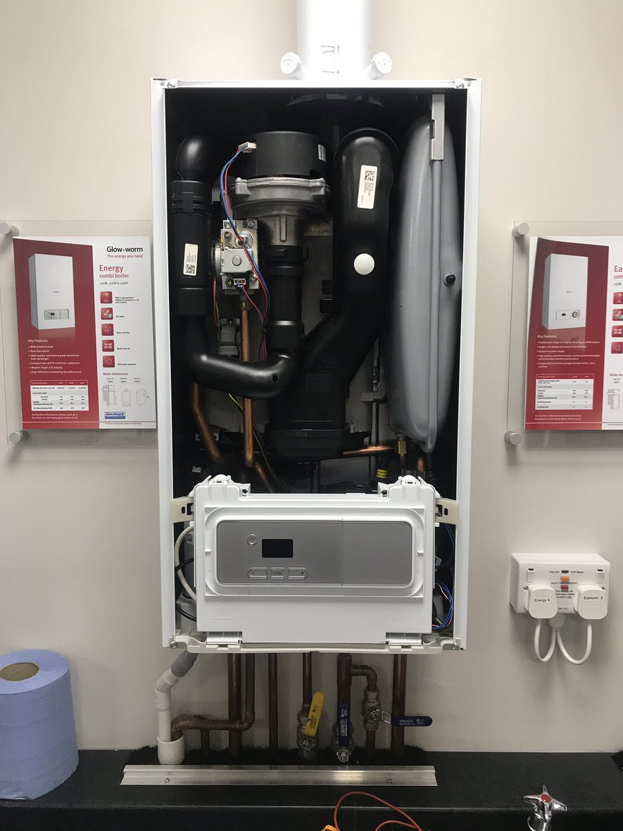 NorsemenHeating's tweet photo. Great training day with @glow_wormclub awesome boilers! #glowworm #glowwormclub @DannyPollardGW https://t.co/GpjvPEARL1