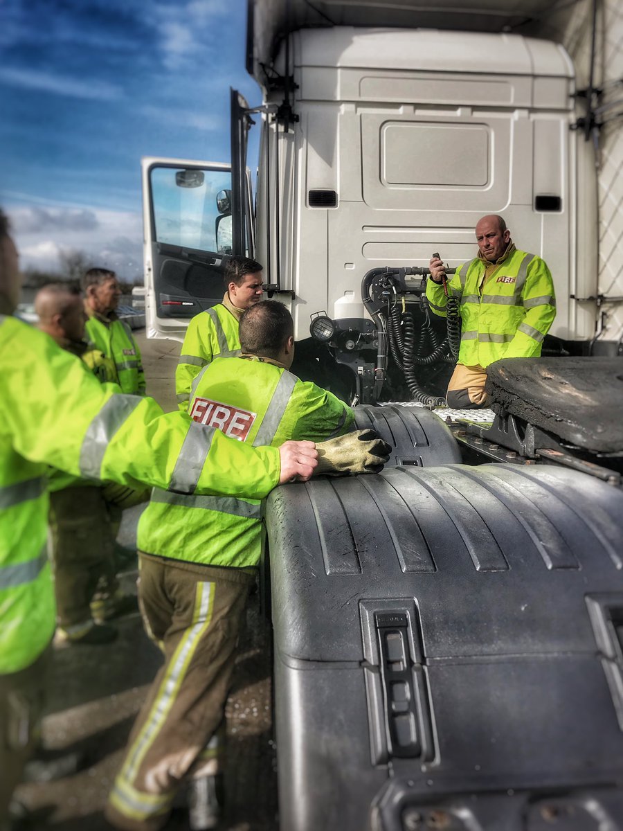 HumbersideFire's tweet photo. On behalf of Peaks Lane white watch many thanks to Scania Grimsby for providing us a HGV tractor and trailer unit as part of our ongoing RTC training. @ScaniaUK @ScaniaGroup #RTCSkills #HGV #Extrication https://t.co/sITjI7uZHo