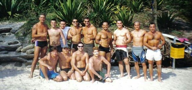 OlivarLeite1's tweet photo. #tbt Garopaba 98
Com o amigo, professor e irmão @MarioSperry e a galera da Sul Jiujitsu na época.
#jiujitsu #jiujitsulifestyle #jiujitsuparatodos #olddschool #IntheGuardforever https://t.co/hnNkpbBxYo