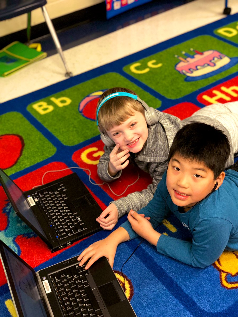 CubRunCongdon's tweet photo. Working on our research papers! #teamwork #readingandwritingworkshop https://t.co/IIwUw5KgvZ