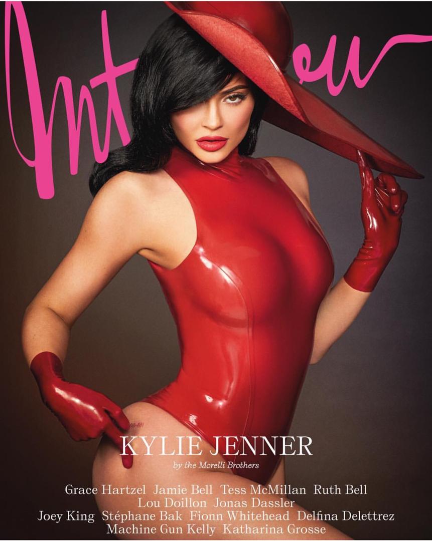 OloriSupergal's tweet photo. #KylieJenner graced the cover of #InterviewGermany Magazine.
#Olorisupergal
#OSG https://t.co/uFrrK9dAeU