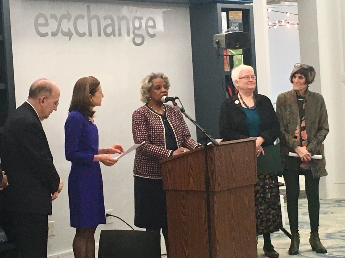 NHFPL's tweet photo. Community and state leaders came together this morning @NHFPL #IvesSquared to share the importance of the #2020Census and ensuring that EVERYONE counts!  @MayorHarp @LGSusanB @Rosa_Delauro @cfgnh @ccahelping @uscensusbureau  @GNHCC Senator Looney #nhv #census #CountOnLibraries https://t.co/Lys654vosl