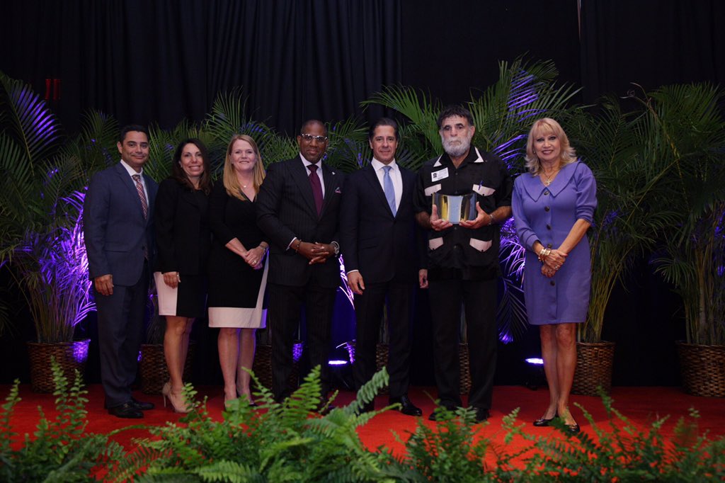 MDCPS's tweet photo. Thank you to our thousands of Dade Partners who provide their talent &amp; resources to our schools by serving as mentors, providing workplace experiences through internships, providing incentives for academic achievement or by sharing their knowledge. Congratulations! #MDCPSpartners https://t.co/8oHNNHr30E