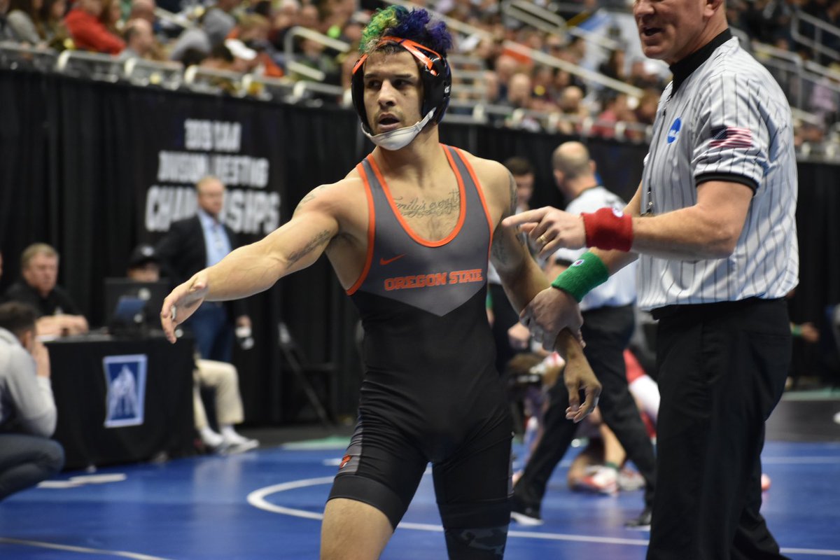 FloWrestling's tweet photo. Ronnie Bresser goes pinfall in Round 1. https://t.co/FmGJlqayN1