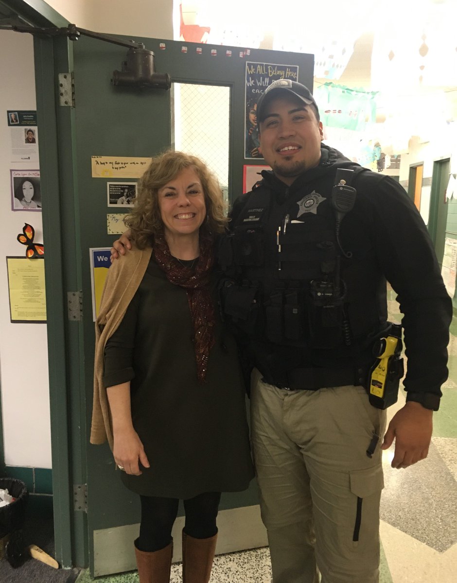 FXWChicago's tweet photo. We love when FXW alumni come back and visit! Today, we welcomed Officer Mauricio Martinez, class of 2006. Mauricio works in the 18th District and will be attending law school in the fall. #FXWAlumni https://t.co/EM4Iup8Uyx