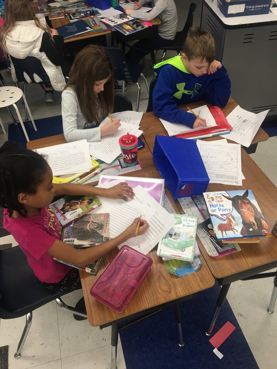 gmlovetolearn's tweet photo. These second graders taught me so much about their research topics! @HPCubs @WSDinfo #research #informationaltext #nonfiction #writeforreaders @TCRWP #writingworkshop #readingwritingconnection https://t.co/t5RwLMxGbP