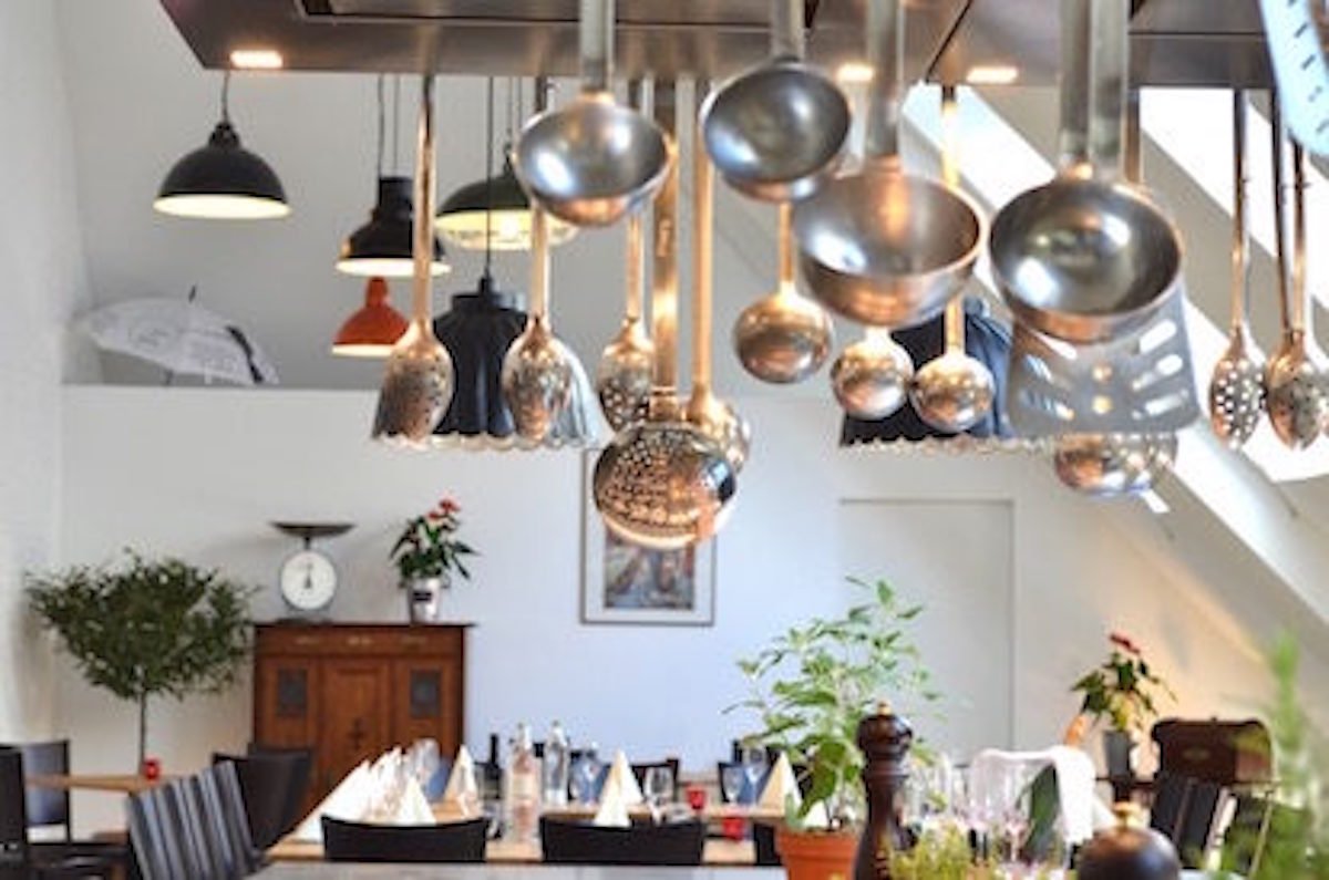 myvancity's tweet image. Today is #GoodFranceVancouver 7 Vancouver 1 Kelowna restaurant @TableauBistro @StLawrencevan @ProvenceMarina @FaubourgBakery Bistro41 @Verreyvr Le Crocodile Origo Club @V1Y1K9 Bouchons Bistro Last minute diners should contact these participating restaurants directly.