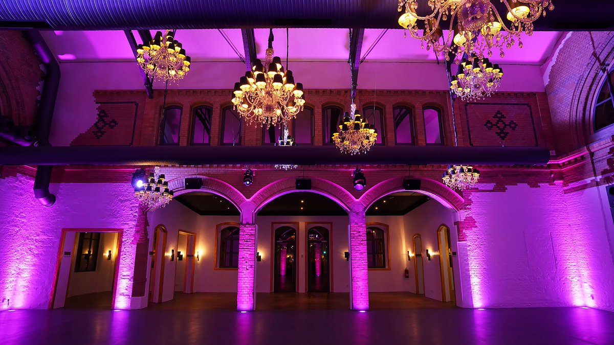 WartehalleB's tweet photo. Our #event #location at Night! We love purple, and you ? Wartehalle #Berlin https://t.co/ien4tPUGTc