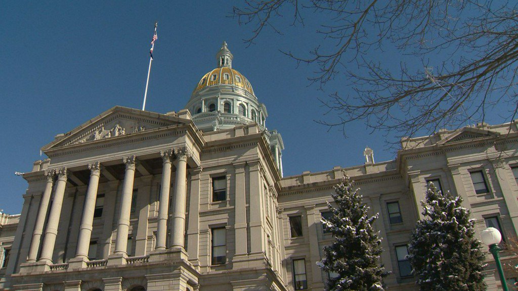 9NEWS's tweet photo. Colorado House approves bill to provide tampons, pads to women in jail https://t.co/OOQ47FmMJF https://t.co/S13T3y0KLI