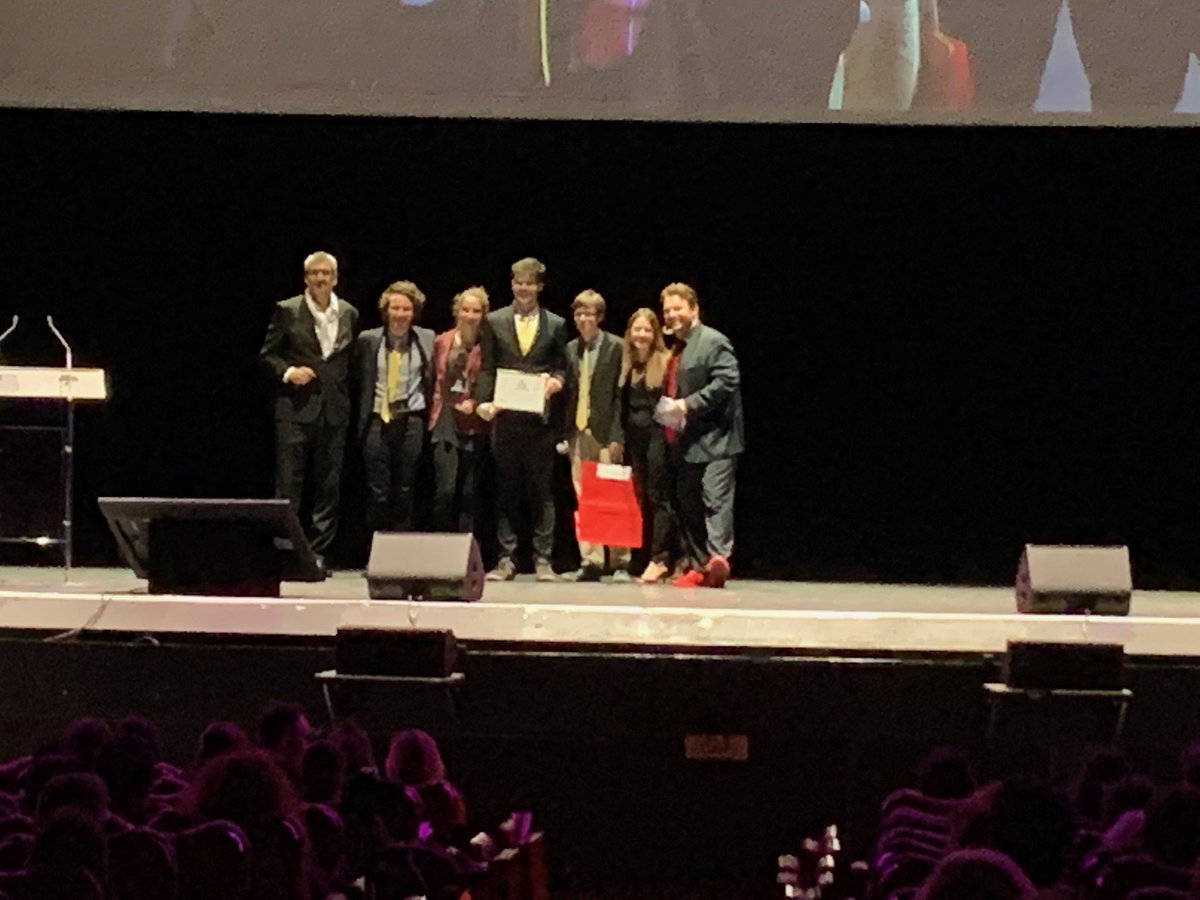 EDF était partenaire de #jfmf2019 et a eu l'honneur de remettre un trophée d'or aux #ingenieur de <a href="/ANIENISE/">Ingénieurs ENISE</a> #SemaineIndustrie #alternance