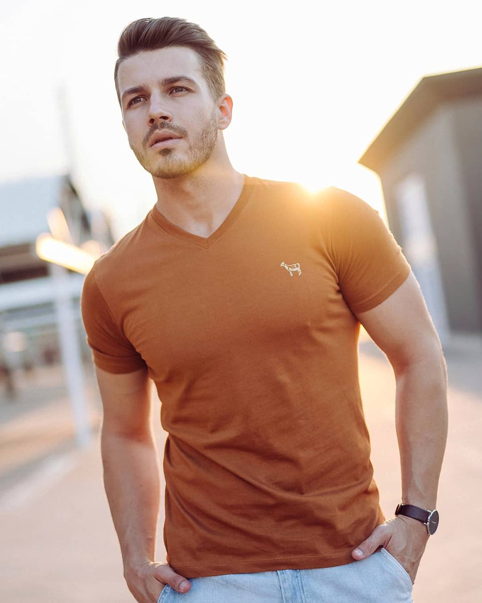 You can't control luck, but you can definitely control you
.
📸<a href="/HenryMarsh15/">Henry Marsh</a> 👕<a href="/barbariclothing/">Barbari</a> .
#tbt #thursday #look