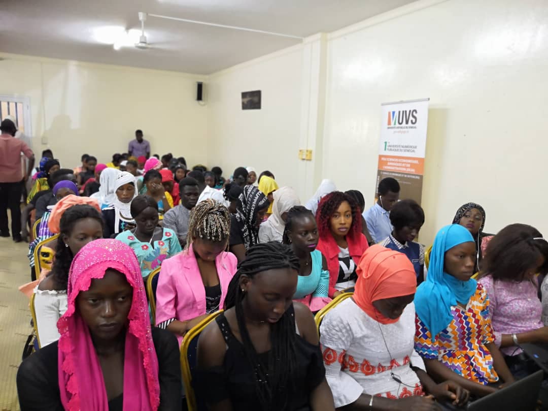 unchk_sn's tweet image. Dans le cadre de la deuxième phase de la tournée nationale du Coordonnateur dans les Espaces numériques ouverts (ENO), le Pr Moussa LÔ a présidé aujourd’hui, jeudi 21 mars 2019, la cérémonie officielle des journées d'intégration de l'ENO de Mbour.

#Kebetu #UVS #Sénégal #ENOMbour