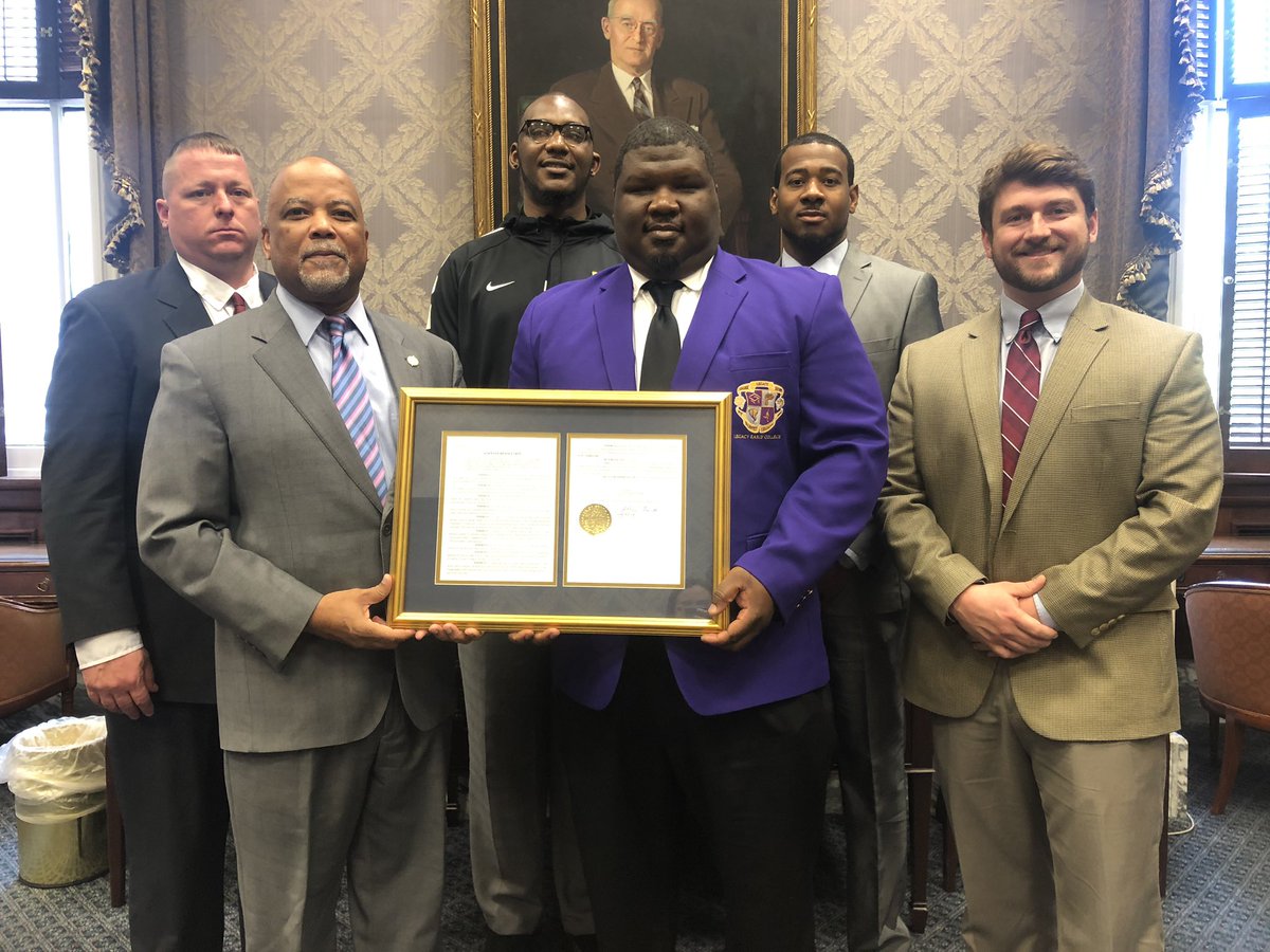 KarlAllenSC's tweet photo. Congratulations to the Legacy Early College basketball team from Greenville County! They took home the National Tournament Championship Title after an extraordinary season. Well done! https://t.co/2FUyRshRvr