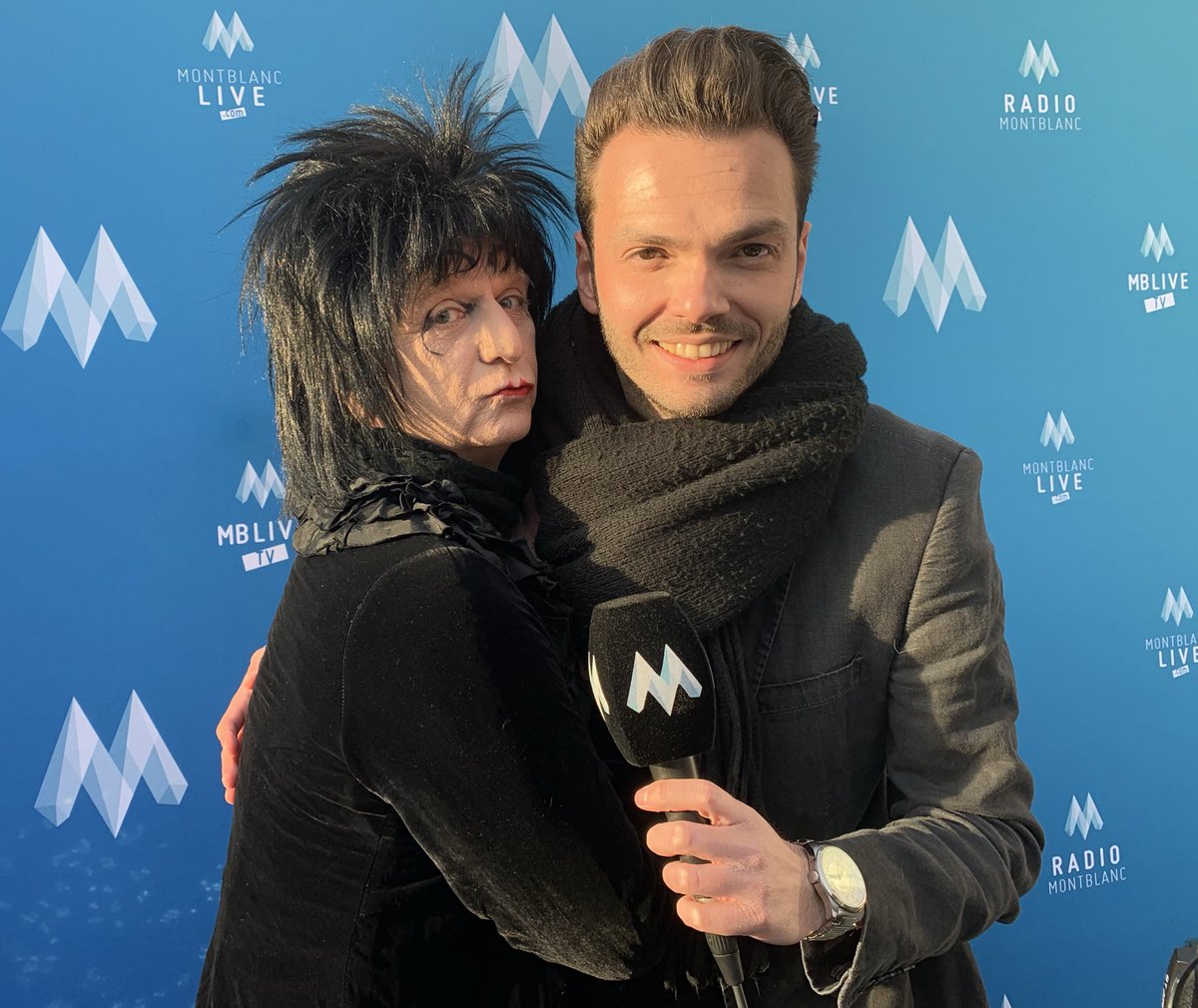 RadioMontBlanc's tweet photo. [#RMBLive]
Nous sommes toujours en direct 📍 de la #BrasserieDuMontBlanc @Saint_Gervais à l’occasion de la 35ème édition du Festival #MontBlancHumour 😂 avec @YvetteLeglaire maîtresse de cérémonie de ce Festival👌 https://t.co/v6htWkeR2M
