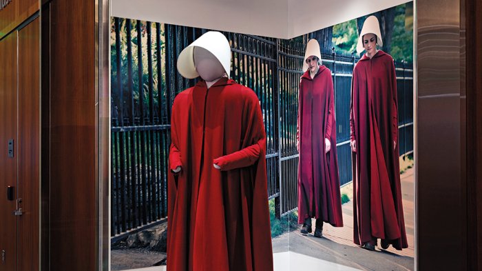 YogaArmy's tweet photo. Why the Smithsonian Chose to Enshrine ‘Handmaid’s Tale’ Servant Costume https://t.co/Ni7fxS06NG #Production #AneCrabtree https://t.co/Nk2x0ma8Bd