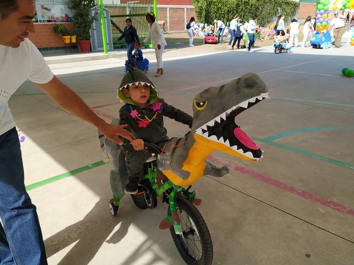 GreenvalleyScho's tweet photo. #SpringParade GVS 2019 1ro & 2do
#BestSchoolToBe
@preescolargvs https://t.co/I9KczuYT6D