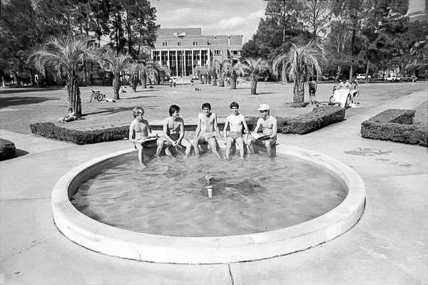 FSUFacilities's tweet image. Today's #TBT photo features a campus hot spot circa 1985. Even though this photo was taken almost 35 years ago, the students of today love lounging on Landis just as much as the students did back then. #SomeThingsNeverChange #FsuTBT #FSU