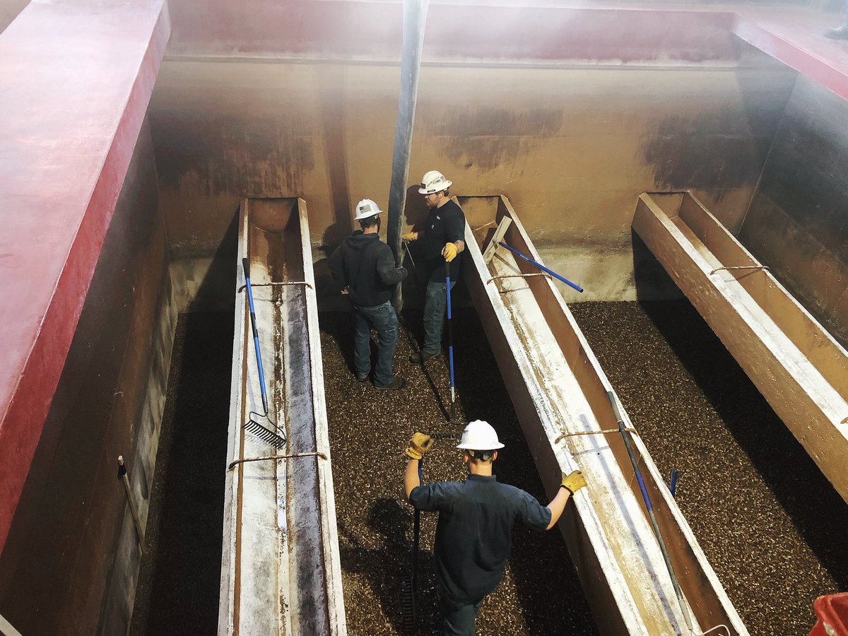 cwep_carthagemo's tweet photo. Beautiful morning at the Water Treatment Plant while water crews replaced the media filters💦

#watertreatmentplant #publicpower #filterreplacement https://t.co/MiUuPDn9Na