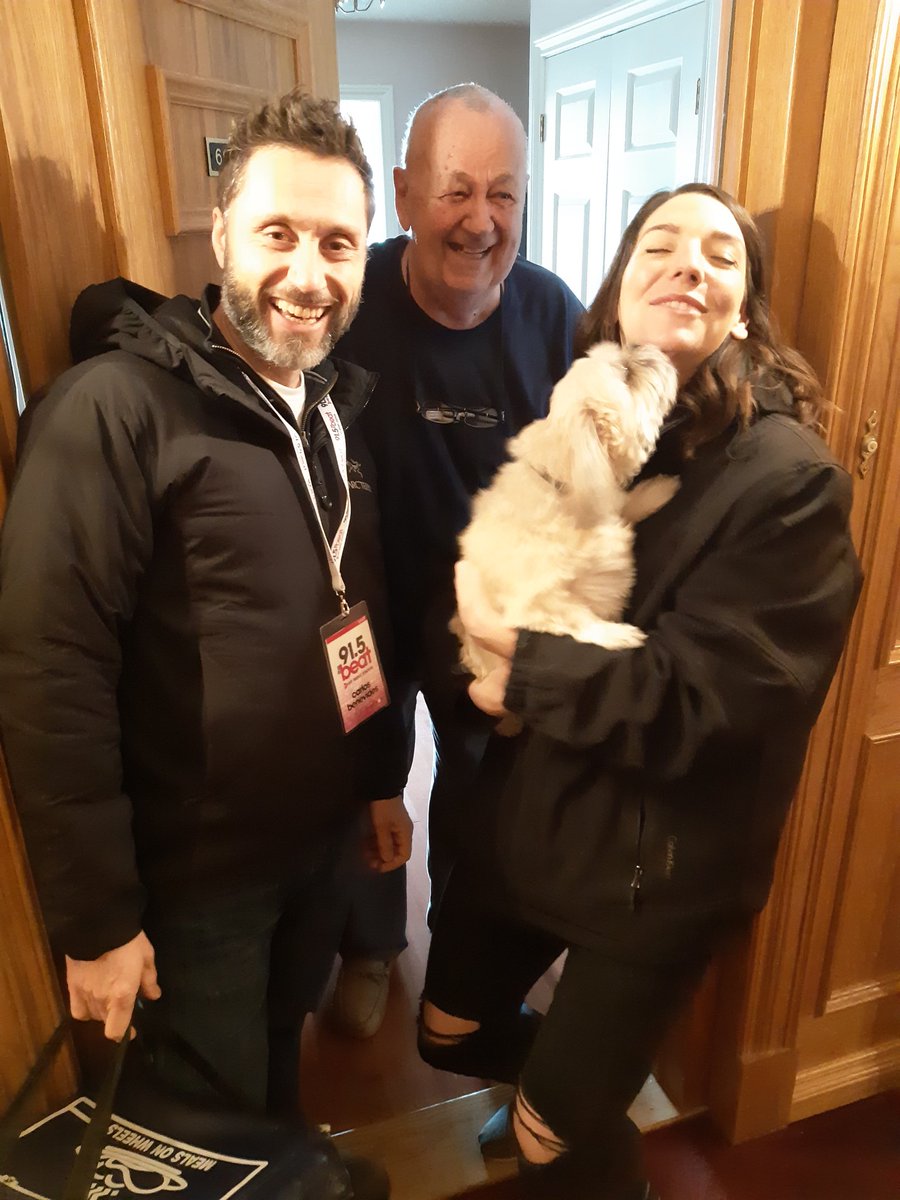 CSCMOW's tweet photo. Not just our clients were happy to see us today! Maggie met the crew from @915theBeat delivering #MealsonWheels. Thanks @carlosbenevides and @LauraGeddess - hope you had fun! https://t.co/btx0ZkV0Fz