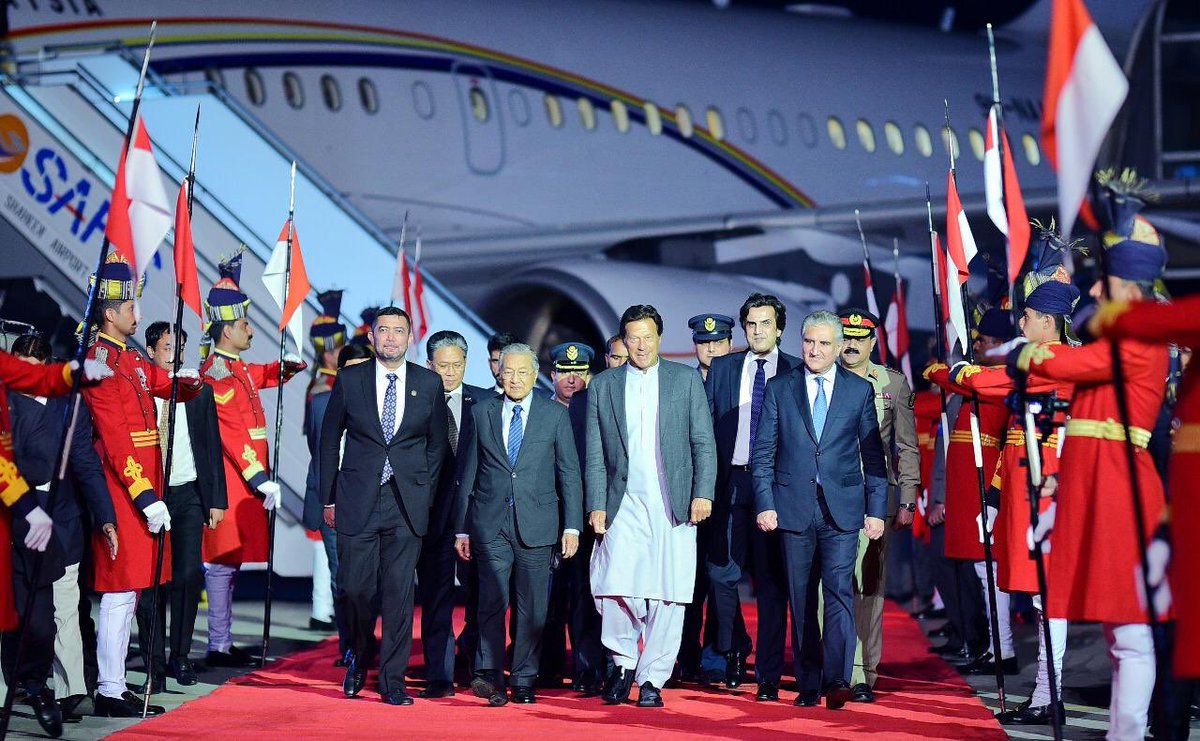 iamhamzaabbasi's tweet photo. #PakistanWelcomesMahathir WELCOME!!!! 🇵🇰 https://t.co/0zqwslME7T