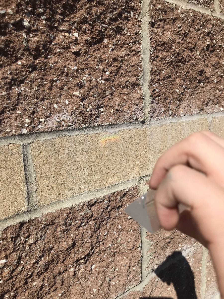 ErikaCompton13's tweet image. Making rainbows on spring equinox. #PBMUSTANGS #prismsarefun