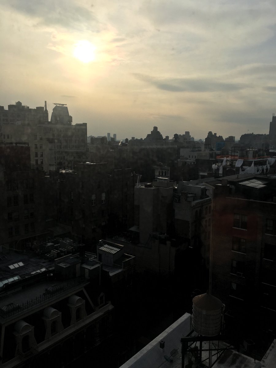 jimchannyc's tweet image. Just before sunset 🌅 in the #flatirondistrict
