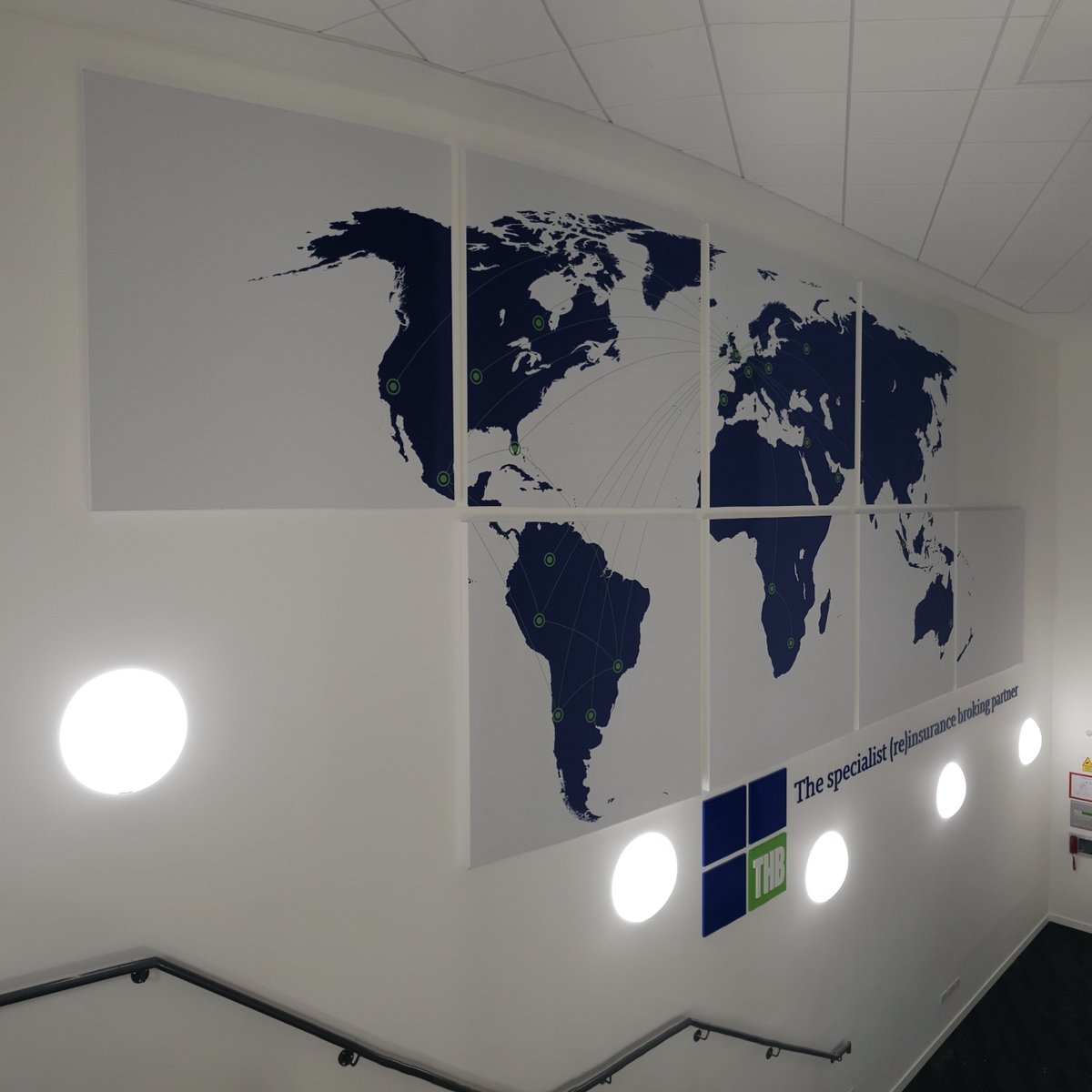 ArtworksBristol's tweet photo. Using a large format printed fabric to create a custom feature interchangeable graphic, THB, a specialist international insurance company can showcase their wide reach across the globe and can update as they grow! @designatwork #updateable #manifestation #bespoke #branding https://t.co/EhG3ZSTy5I