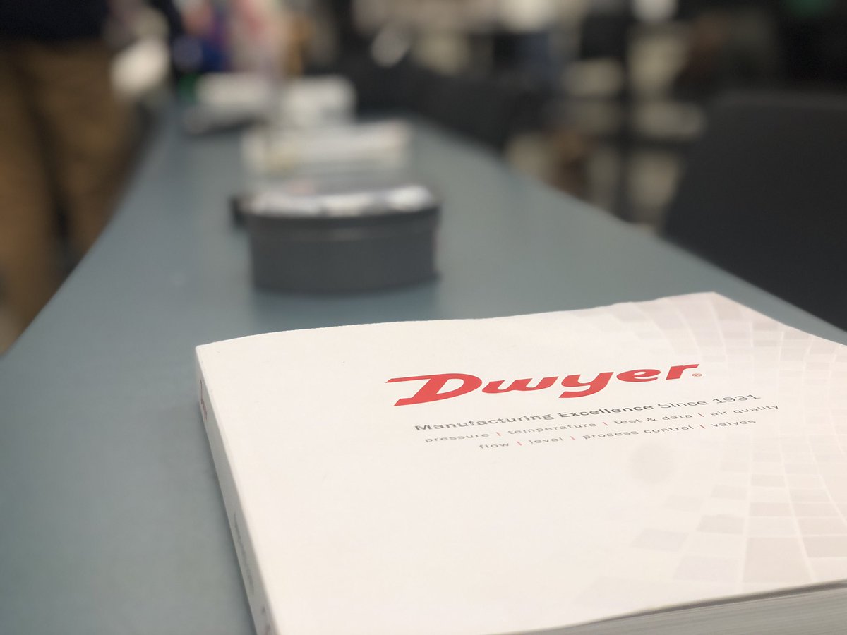 MHyperloop's tweet image. Thanks to Tim and Alexandria from @DwyerInstrument for coming to our team meeting and for interviewing some of our member for internships and full-time positions. Dwyer has been a corporate partner of ours for two years, and we thank them for their continued support!