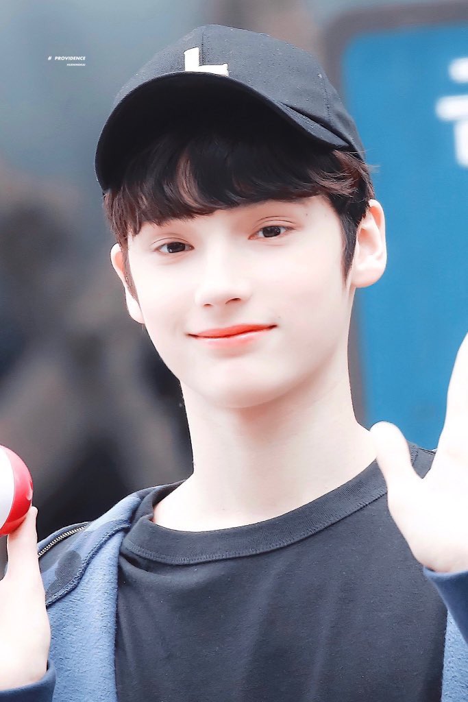 hueningpic's tweet photo. 190321 | ©Providence0814
#HUENINGKAI #TXT #TOMORROW_X_TOGETHER #휴닝카이 https://t.co/BPAE3W0t2q