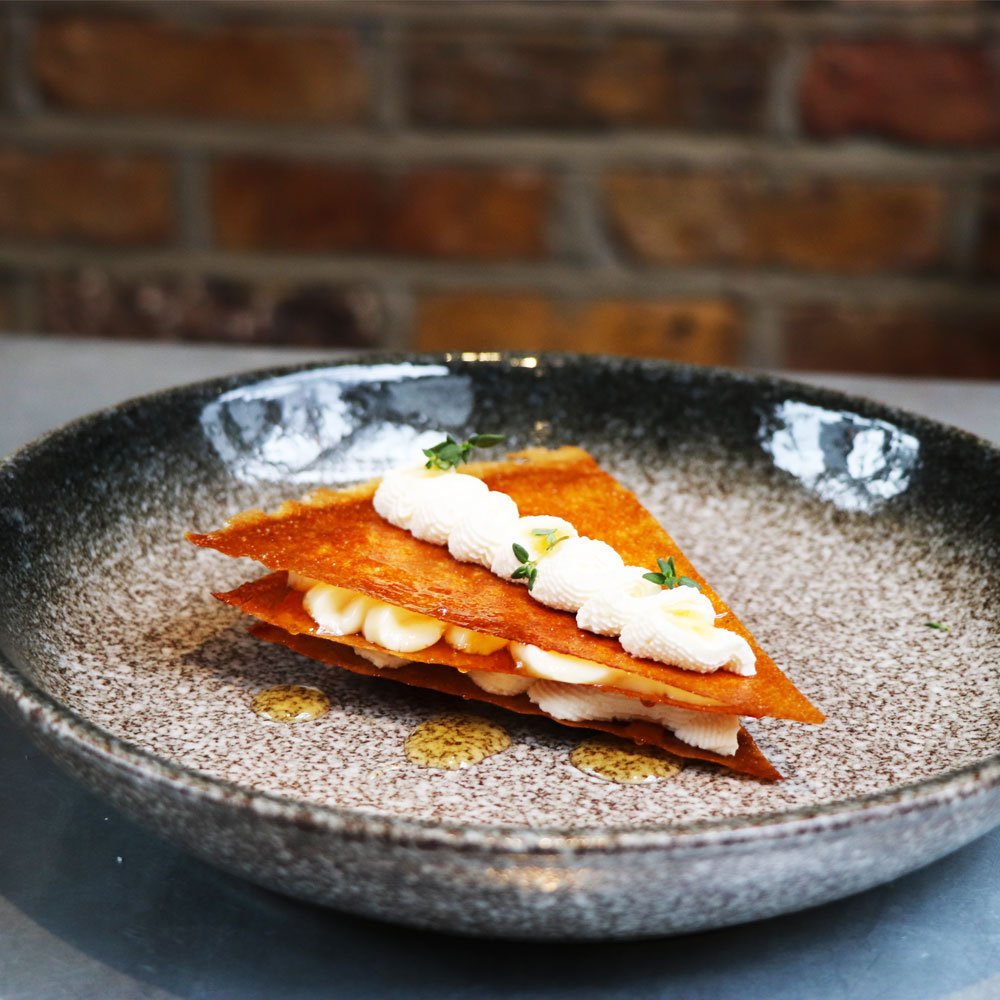 Millefeuille, the classic French pastry! 
With thyme and honey 😍