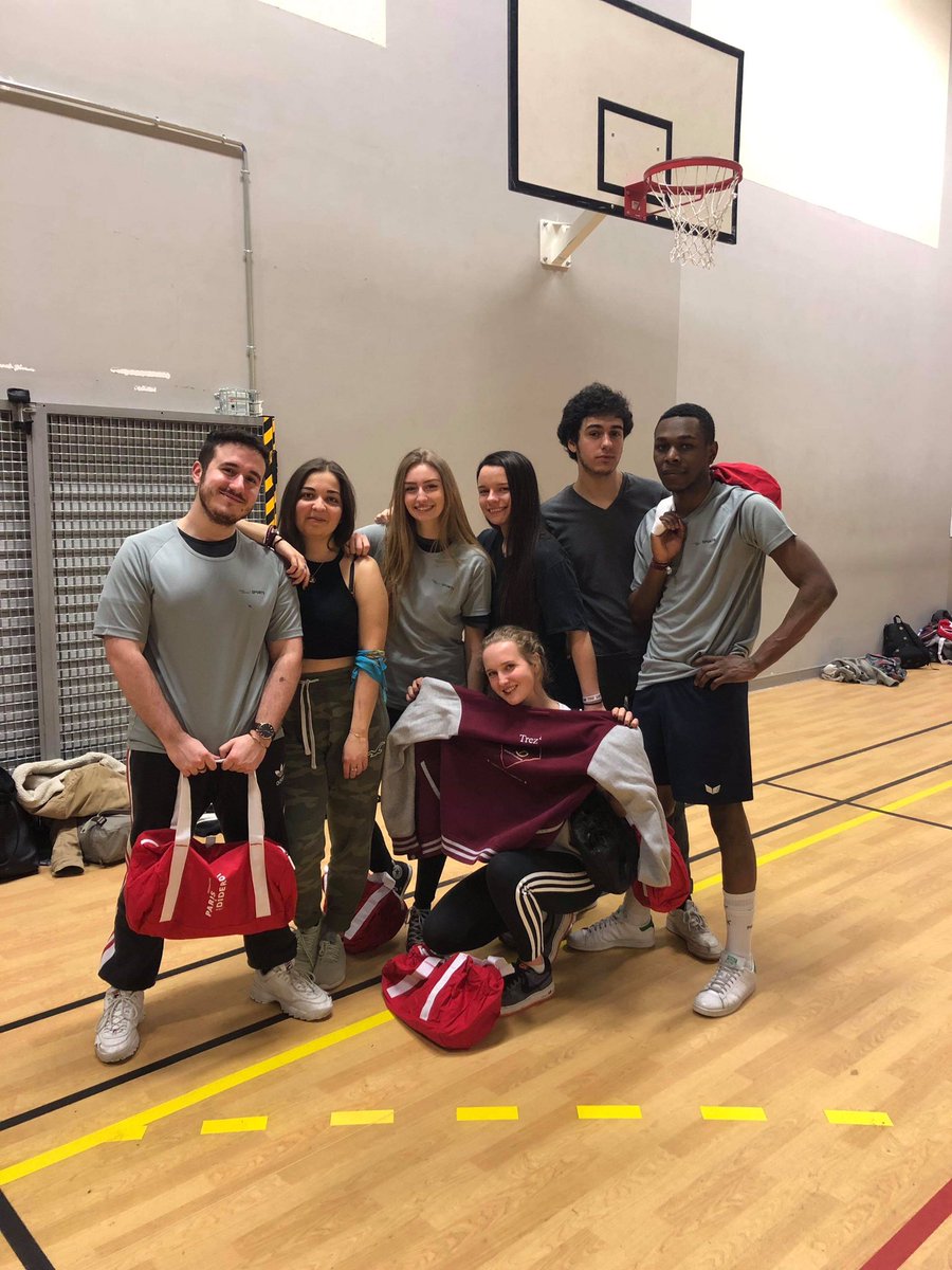 CollectifPsyD's tweet photo. Bravo à notre team Coco pour le tournoi de Volley 💖 On est super fiers de vous ! 💫 #faitesvoussuivre https://t.co/MEmsYSXvtp