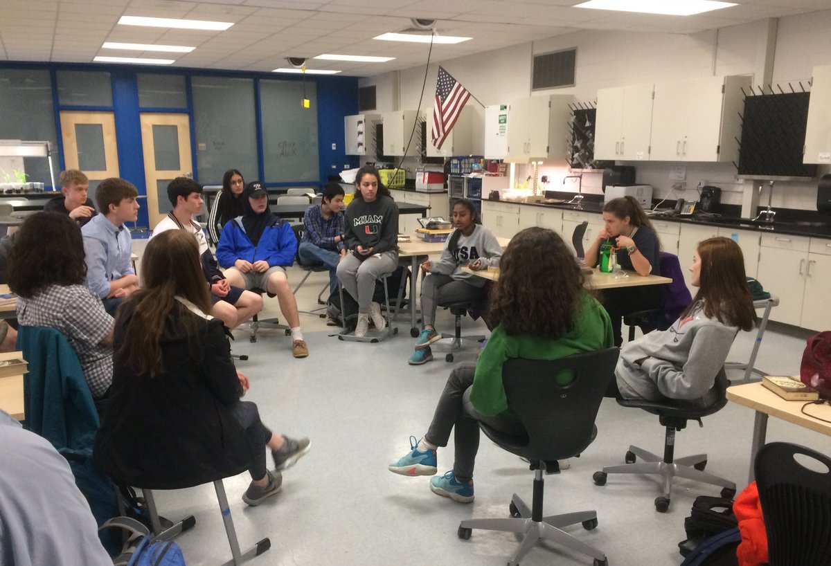 Ss planning and leading their own discussion on To Kill a Mockingbird. Students chose the format and questions. Powerful conversation on intersectionalities of race and class <a href="/DrJesseTurner/">Jesse Turner</a> <a href="/PrincipalWyn/">𝔹𝕖𝕥𝕥𝕪-𝕁𝕠 𝕎𝕪𝕟𝕙𝕒𝕞</a> <a href="/kevablount/">Kasaundra Blount</a>