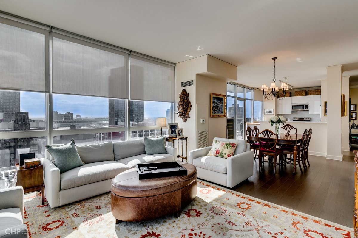 KlopasStratton's tweet photo. Who needs electricity when you have floor to ceilings windows? 1901 Calumet #1601 just had a PRICE DROP! This 3 bed/2 bath #SouthLoop condo with massive private balcony is now $640K. Call Zach to schedule a showing 630-926-6578 https://t.co/xIduDrbCSh #ChicagoRealEstate #Chicago https://t.co/k1lbF39MFS