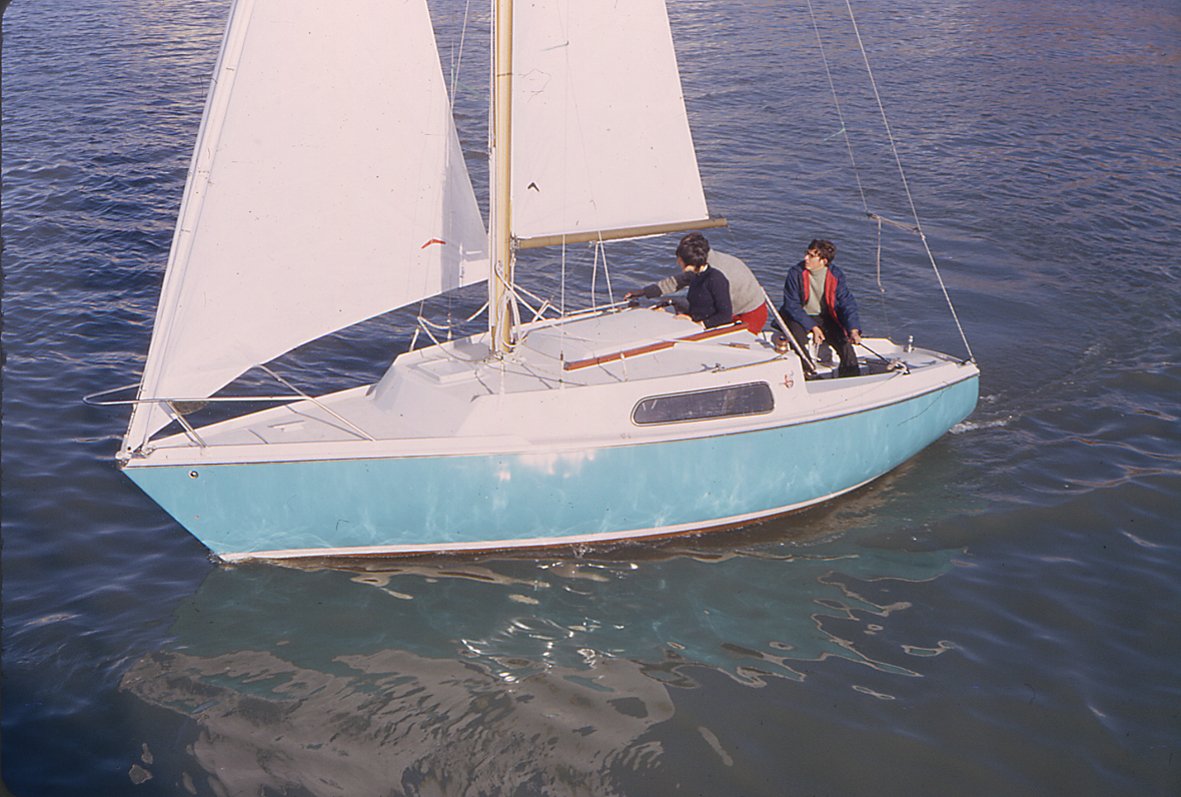 JeanneauAmerica's tweet photo. #ThrowbackThursday 1970 #Jeanneau launched the "Love Love" and the "Sangria." Over 3,000 sailboats were sold! #GetToKnowJeanneau https://t.co/kV9iNoWF67