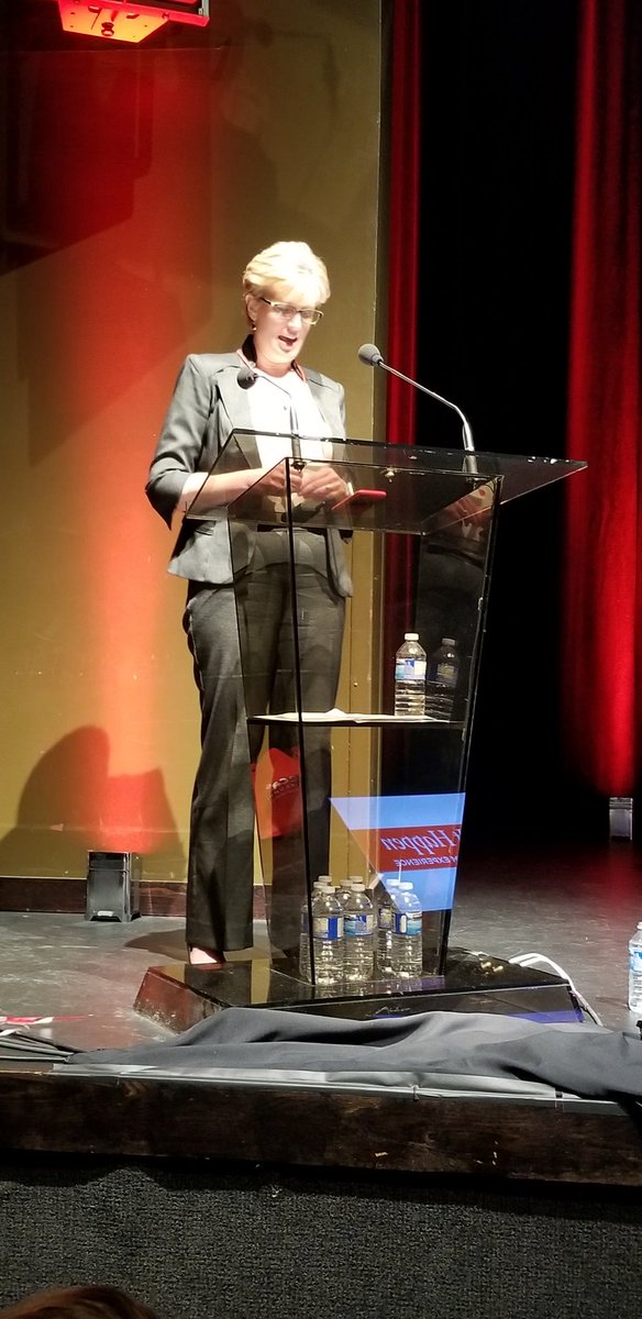 TheresaSeto's tweet photo. Mary Vaughan, Dean Seneca Business. Attend the events, make your connections and get involved.
@SenecaCollege @SenecaBusiness @SenecaMarketing #MakeItHappen #SenecaProud https://t.co/oH0NiG30VN