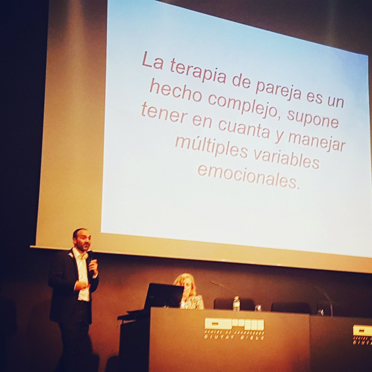 ¿Sirven de algo las terapias de pareja? Lo está respondiendo <a href="/JoseBustamantee/">Jose Bustamante</a>