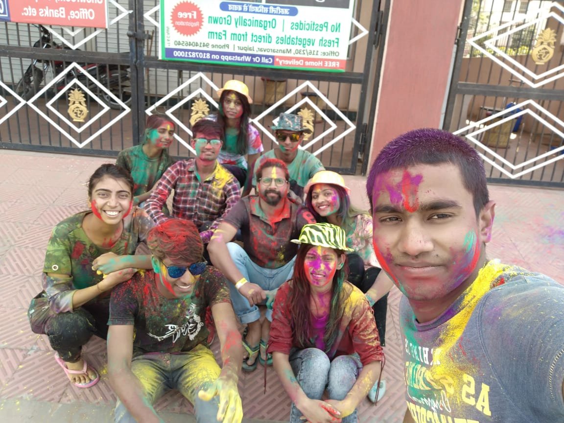 Ravikumarsuma14's tweet photo. Holi celebration in jaipur rajsthan. With https://t.co/tvfnftKhj5 https://t.co/bTbhJTbh8Z.
#jai ebiz #jai ebiz #justiceforebiz https://t.co/dikoZLsK4Y