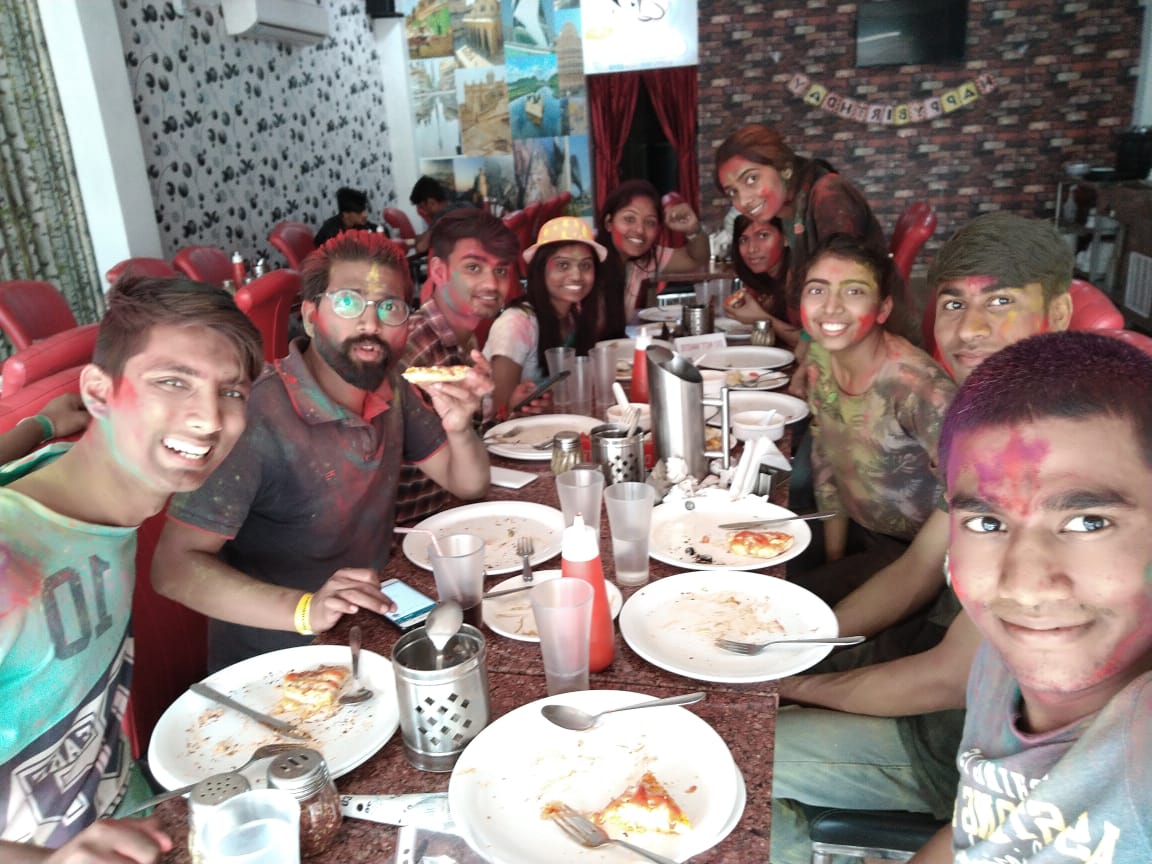Ravikumarsuma14's tweet photo. Holi celebration in jaipur rajsthan. With https://t.co/tvfnftKhj5 https://t.co/bTbhJTbh8Z.
#jai ebiz #jai ebiz #justiceforebiz https://t.co/dikoZLsK4Y