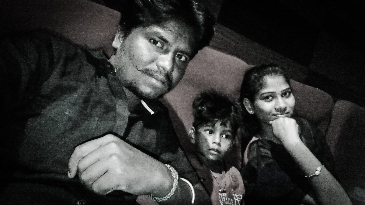 Gowtham_3_Romeo's tweet photo. என்னுடைய இதய ராணியுடன்...💕💕
#3rd_Time
Watching #IRIR💞💞
@iamharishkalyan @ShilpaManjunat @jeranjit https://t.co/mjLZ6CIlJp