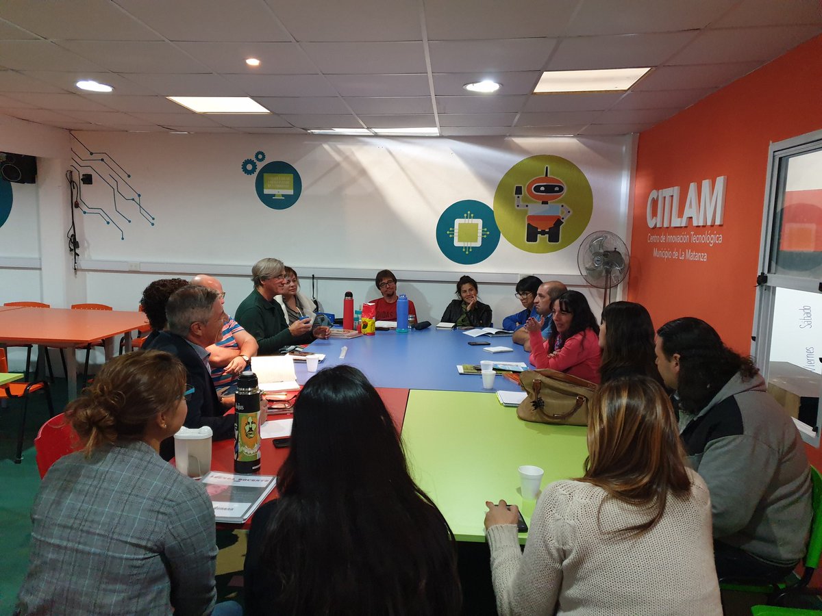 AColicignoOk's tweet photo. Hoy estuvimos trabajando en Citlam junto a docentes secundarios con orientación en Comunicacion. 
@magariovero 
@FerEspinozaOK 

@Matanzacitlam https://t.co/QBXX8fpwln