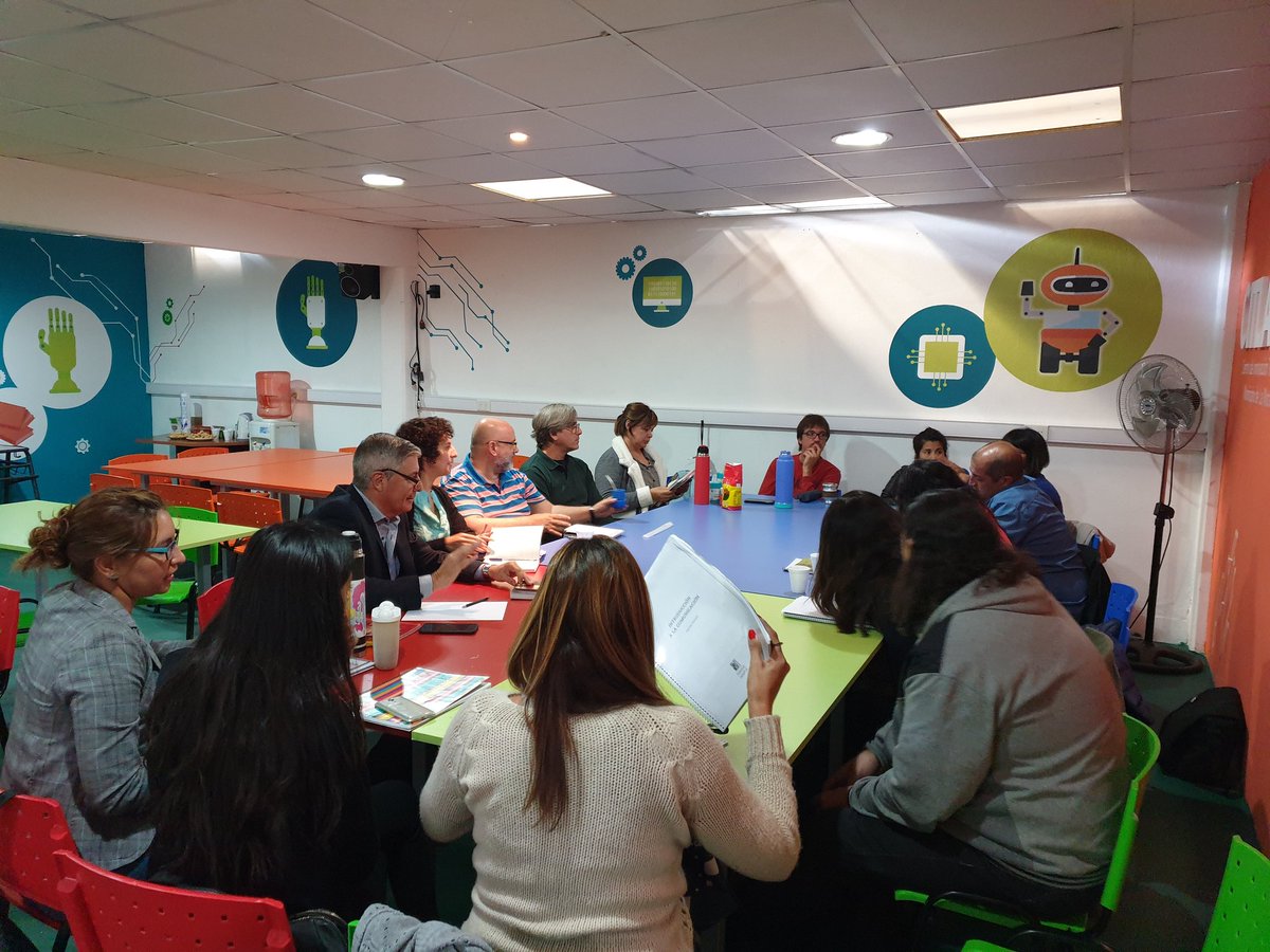 AColicignoOk's tweet photo. Hoy estuvimos trabajando en Citlam junto a docentes secundarios con orientación en Comunicacion. 
@magariovero 
@FerEspinozaOK 

@Matanzacitlam https://t.co/QBXX8fpwln
