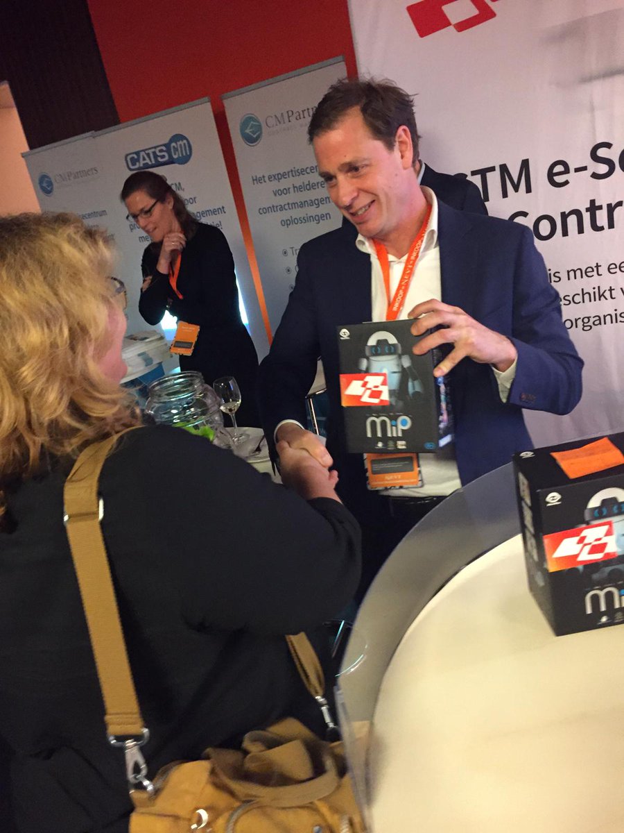 CTMsolution's tweet image. Yes!!! De loting is uitgevoerd door Marijn en Johan! #cmdag19 #wineenrobot #robofight #CTMsolution #yarado

We hebben vier gelukkigen geheel onpartijdig blij kunnen maken met hun eigen, gloednieuwe MiP robot!