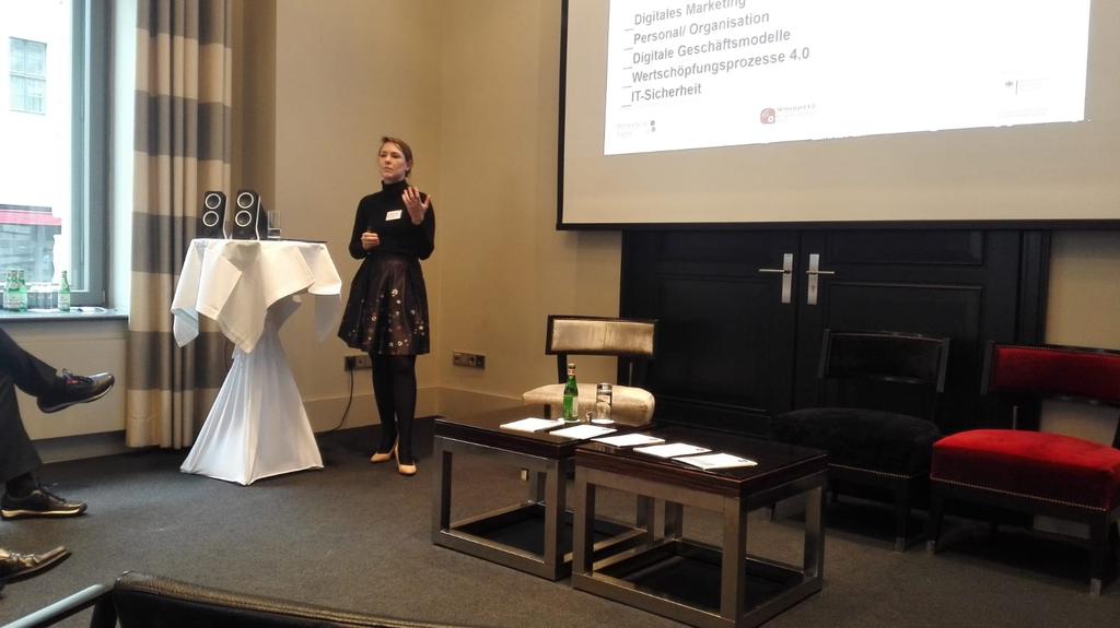 Marilyn_Repp's tweet photo. Durfte heute @_GemeinsamDigit beim #dwg19 im Hotel de Rome vorstellen! #mittelstand rocks 😎 @BVMWeV @LukeVoutta https://t.co/lOOkURUW1s