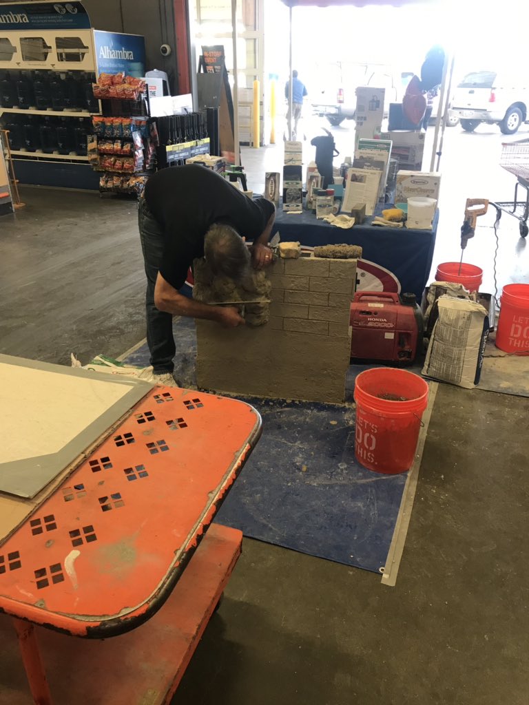 Julio_HDasm's tweet photo. Pro appreciation with some live demos at #ThePower1861 #RapidSet #PacNorthProud and of course we got food and great prices for our Pros https://t.co/v7Ctp8itzD