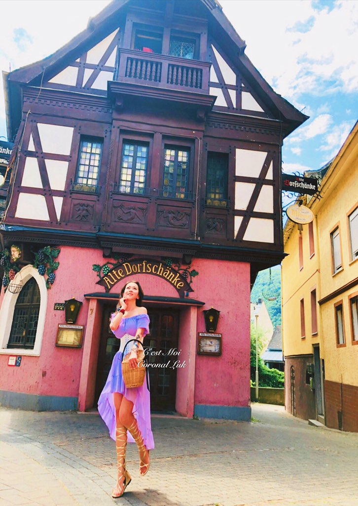 coronal_luk's tweet photo. 🇫🇷💜🌊🇩🇪C'est Moi❹❷❽ 
Je suis une légende... 
Comme le Rhin...
#LeRhin #Légende 
#Rheintal #RhineValley 
#Pourpre 💜#Queen #Déesse #Goddesses
#LaFée #JeSuisGemini
#BondGirl #LaPetiteSirène
#LaSirenetta #📍❤️  
#ParistoLeRhin
#JeAdore #FollowMePlease
#冠一日為媽終身為辣 https://t.co/0vID6aR1Cg