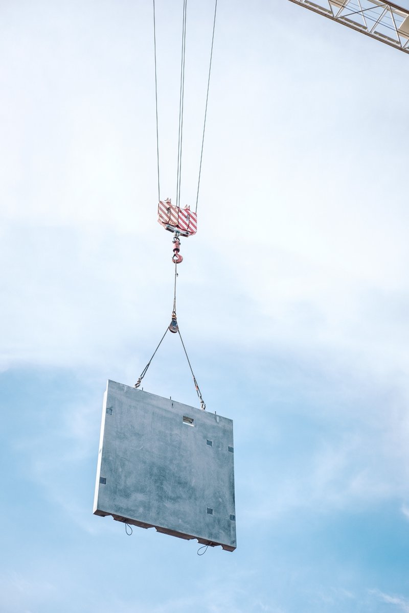 loadcells's tweet photo. Our wireless #loadshackles and handheld displays help construction companies monitor the #weight of heavy materials https://t.co/S2lJ1UyRw0 #forcemeasurement https://t.co/J4dxJKYQKD