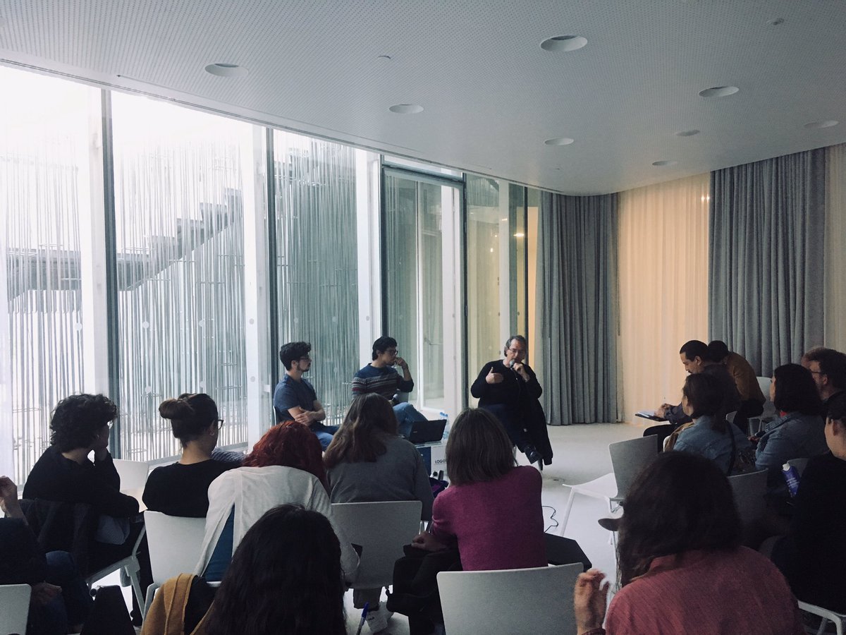 DigitalMacarron's tweet photo. Primera conversación con @FernandoBroncan sobre identidad digital, pasando por RRSS, Her, Black Mirror y más. Gran inicio de la #SCD19 #MGC16ed https://t.co/QBv1SGSu0S
