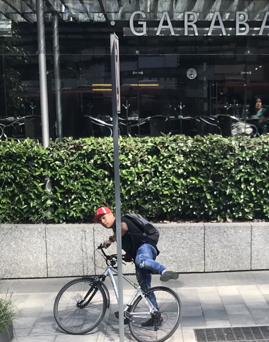 curuleros's tweet photo. Se acaban de robar esta bici en insurgentes sur, vi como rompió la cadena y se la llevó en 3 segundos 😡 https://t.co/rmFbyGfJ53